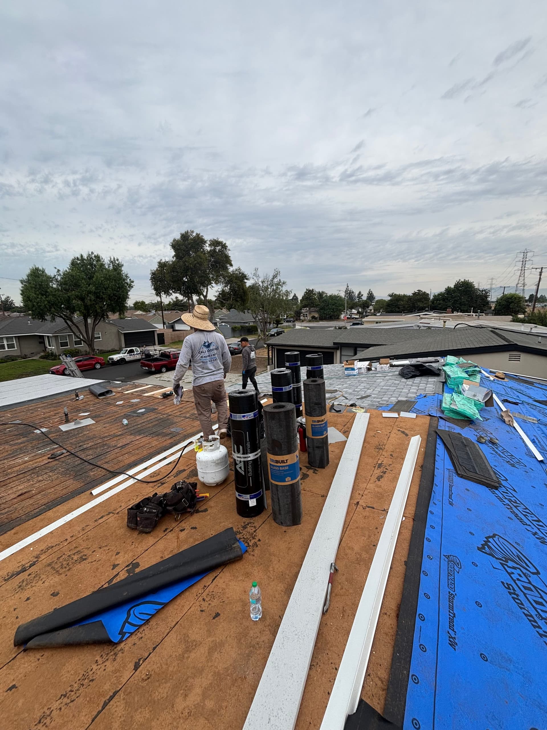 Gallery photos for Cali Roofing Transforms Roof with Quality: Image #1